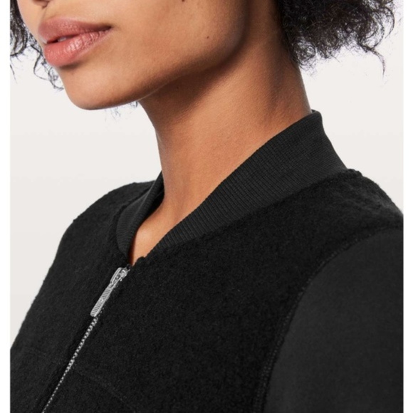 NWT Lululemon Stand Out Sherpa Jacket Black - Picture 4 of 8